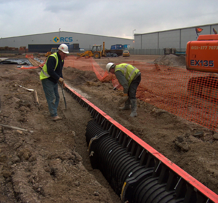 ACO Qmax<sup>®</sup> high-capacity flow and attenuation linear drainage system ACO Qmax<sup>®</sup> high-capacity flow and attenuation linear drainage system