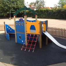 Bespoke play solution for Knebworth Primary School
