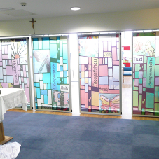 Etched glass moveable wall for Primary School