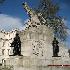 Cleaning the Royal Artillery Memorial