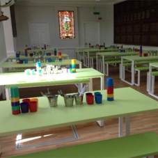 Seatable inspire bright dining room at School