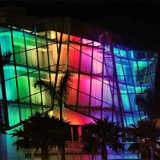 New facade for shopping mall in Sunshine State