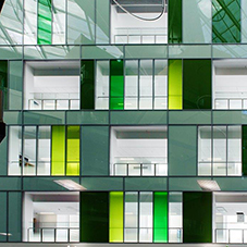 Glazing adds creative touch at Southmead hospital