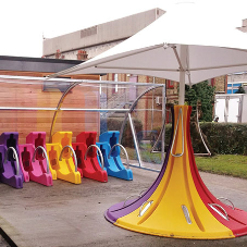 West Hertfordshire Hospital receives colourful Streetpods