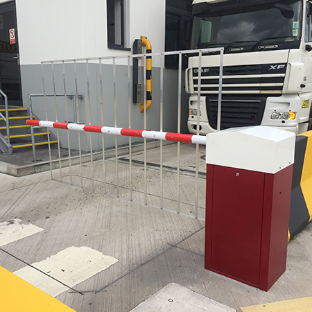 Automatic rising barriers for Lidl distribution centre
