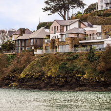 Salcombe residence stands up to coastal conditions featuring Reynaers aluminium door and window systems