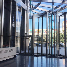 Bauporte developed a set of unique Tall All Glass Doors for Torre Europa