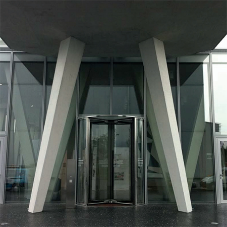 Roche Diagnostics tower benefits from highly transparent Bauporte revolving doors
