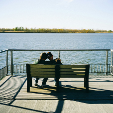 Built to Remember: Why You Should Choose Recycled Plastic Memorial Benches