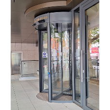 TORMAX Revolving Door Completes Premium Entrance at 175 Putney