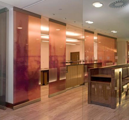 The Hilton Hotel in Liverpool makes use of Glassplan 500 to divide it's restaurant