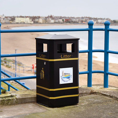 Derby Standard litter bins for Newbiggin by the Sea