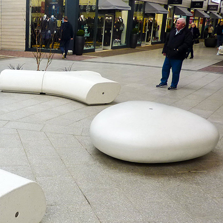 Seating attracts customers at Dalton Outlet Park