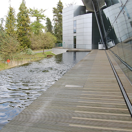 Anti-slip decking solution for Toyota office