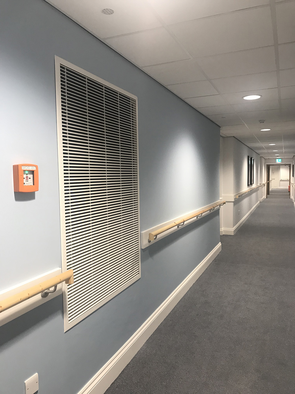 Natural smoke ventilation utilising a variety of certified solutions