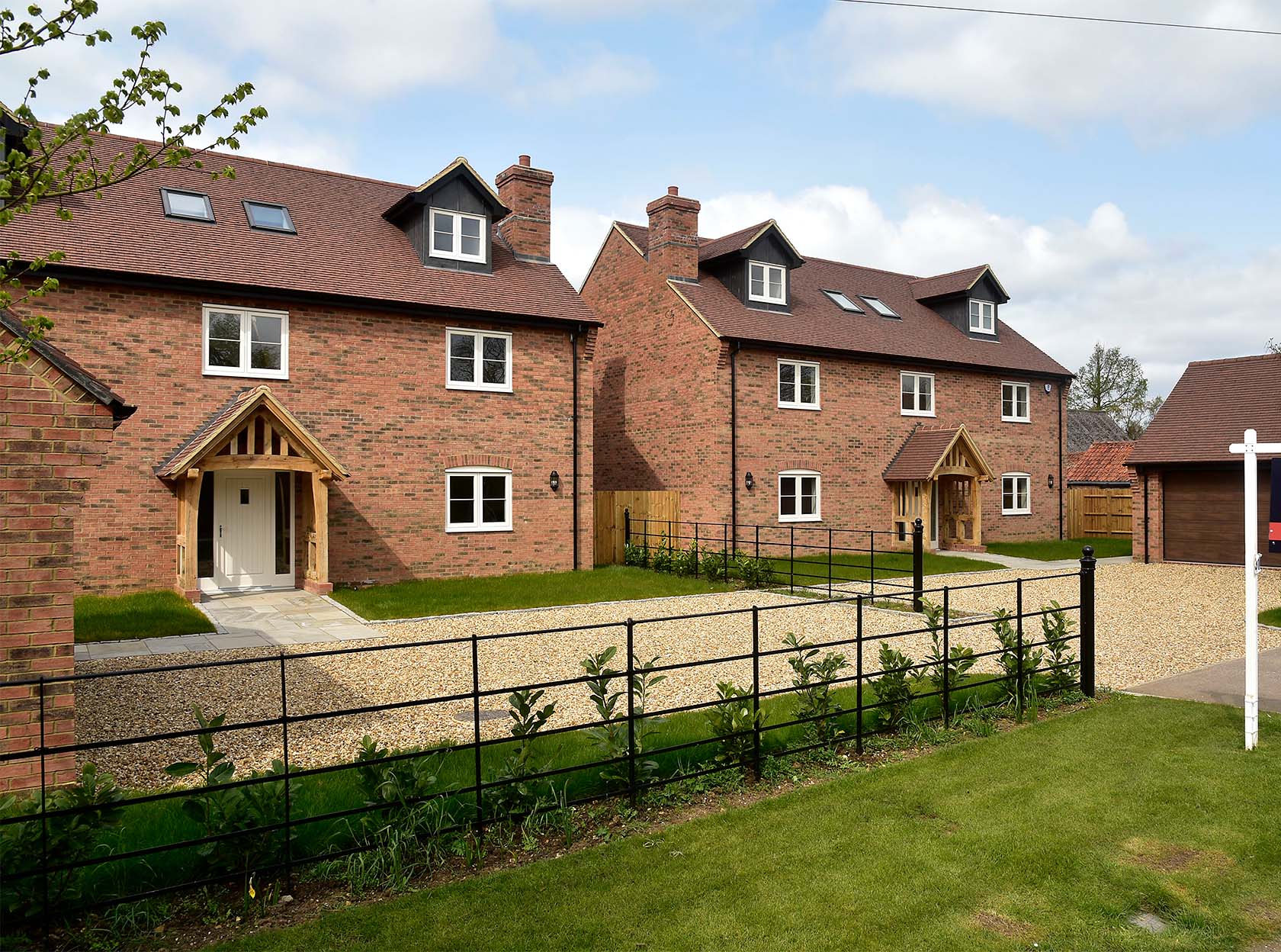Two symmetrical new properties in rural Bedfordshire