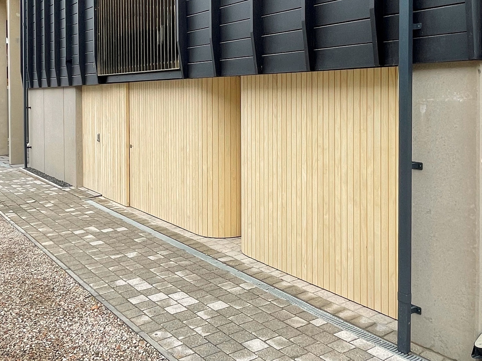 Rundum Original garage doors provide unique feature in prestigious Cornish development