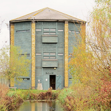 Sadolin shows versatility at flagship bird hide