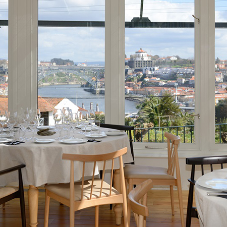 Hamptons Conservatories in idyllic Portugese wine bar