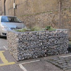 Planters create welcoming feature at Tobacco Dock