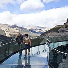 SentryGlas® strength and clarity at Glacier Skywalk