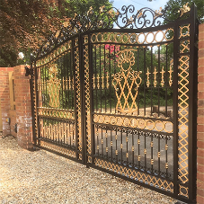 Nice UK motors power ornate gates in Hampshire