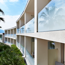 Cutting edge glazing gives 5-star hotel a stylish edge