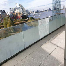 What are the main causes of glass breakage in balustrade systems? [BLOG]