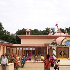 Swaminarayan Temple, Anoopam Mission, in Uxbridge