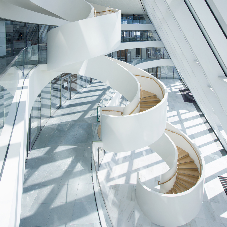 Spectacular ‘ribbon’ staircase links trading floors at Canary Wharf