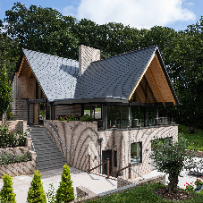 Cupa 12 Provides Striking Solution for a Contemporary Family Home in a Conservation Area