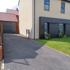 Porous asphalt for sustainable drainage on new housing development