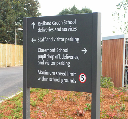 Standard directional sign for schools in Bristol