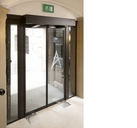 DORMA space saving automatic door installed at St Paul’s Cathedral