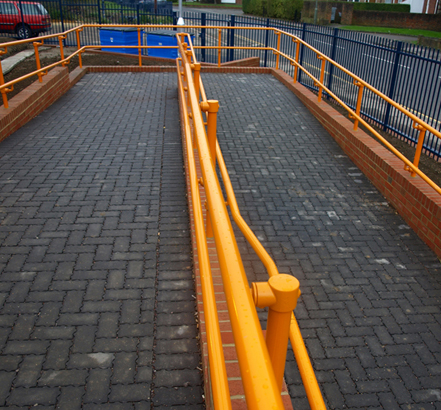 Pedestrian handrail system with Kee Access<sup>®</sup> components