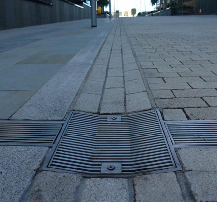 The channel drainage system was designed to fit with the dramatic geometry of the surroundings