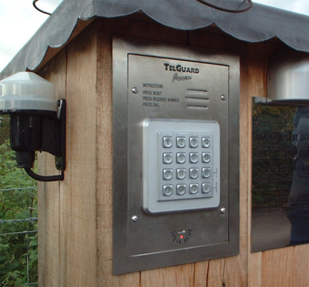 BT networked entryphone for vetting and permitting access to visitors