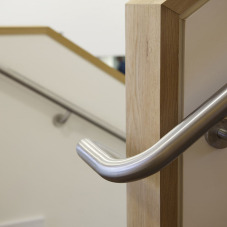 B10 Wall-Mounted Handrails