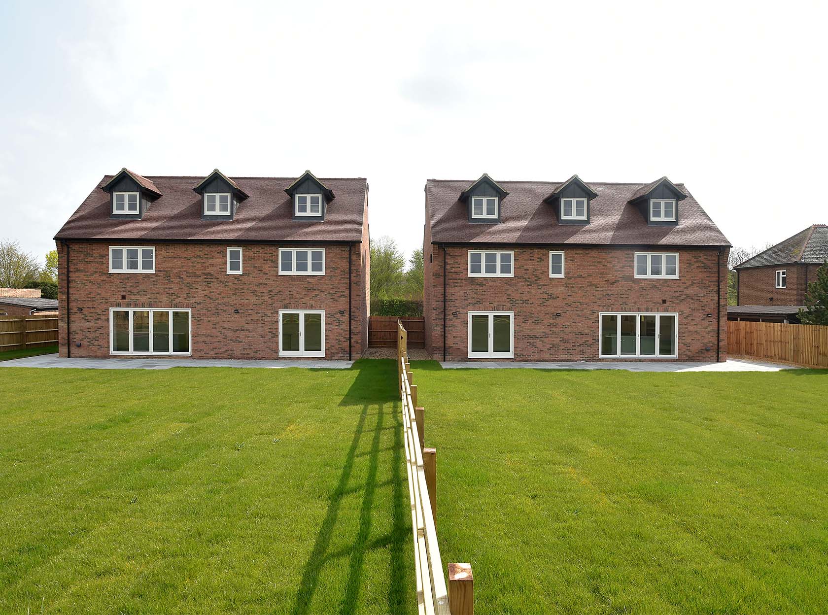 Two symmetrical new properties in rural Bedfordshire