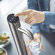 Water dispenser Extra I-Tap | official product video | BRITA VIVREAU